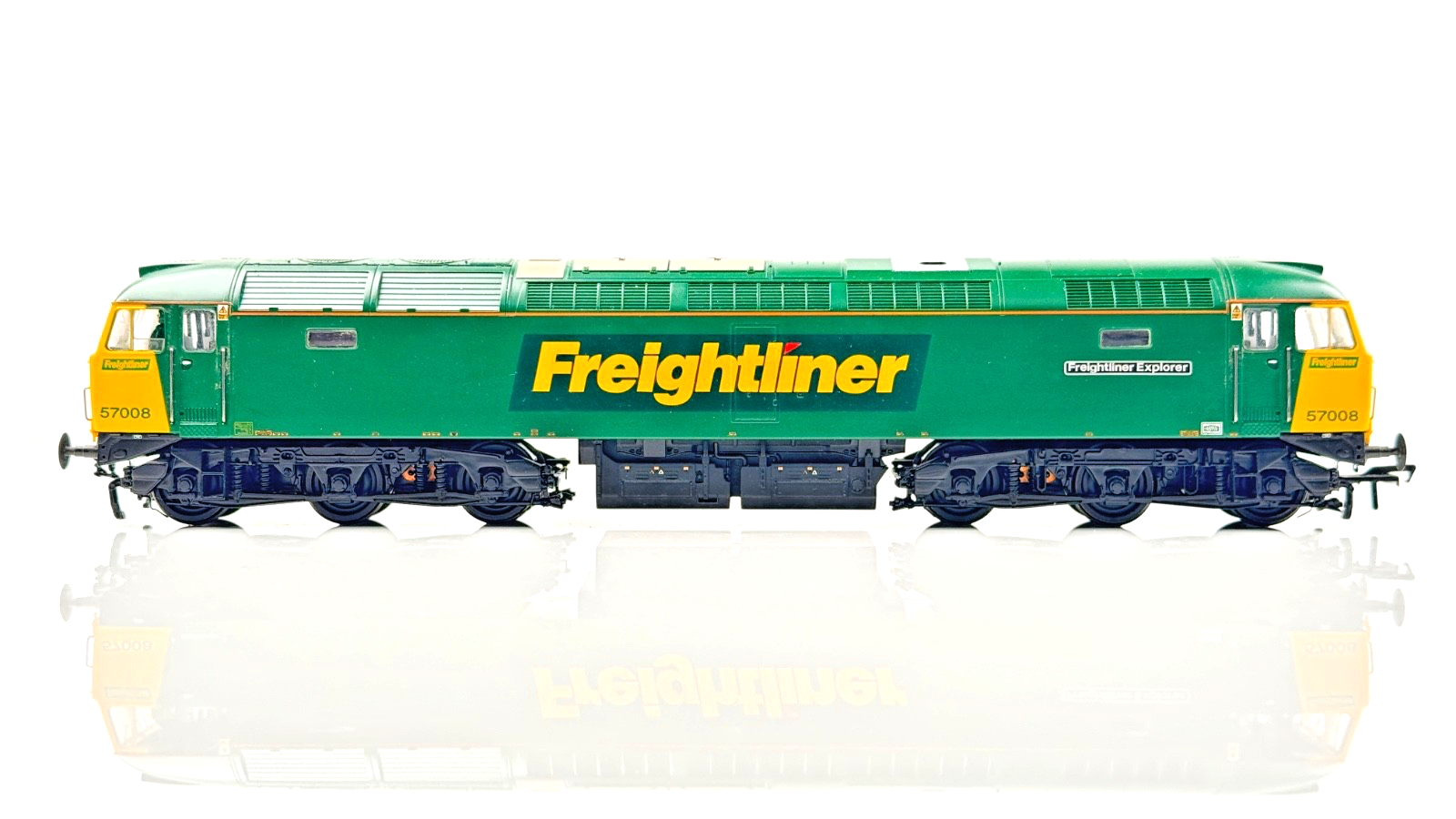 BACHMANN 00 GAUGE - 32-750 - CLASS 57/0 DIESEL 57008 FREIGHTLINER EXPLORER BOXED