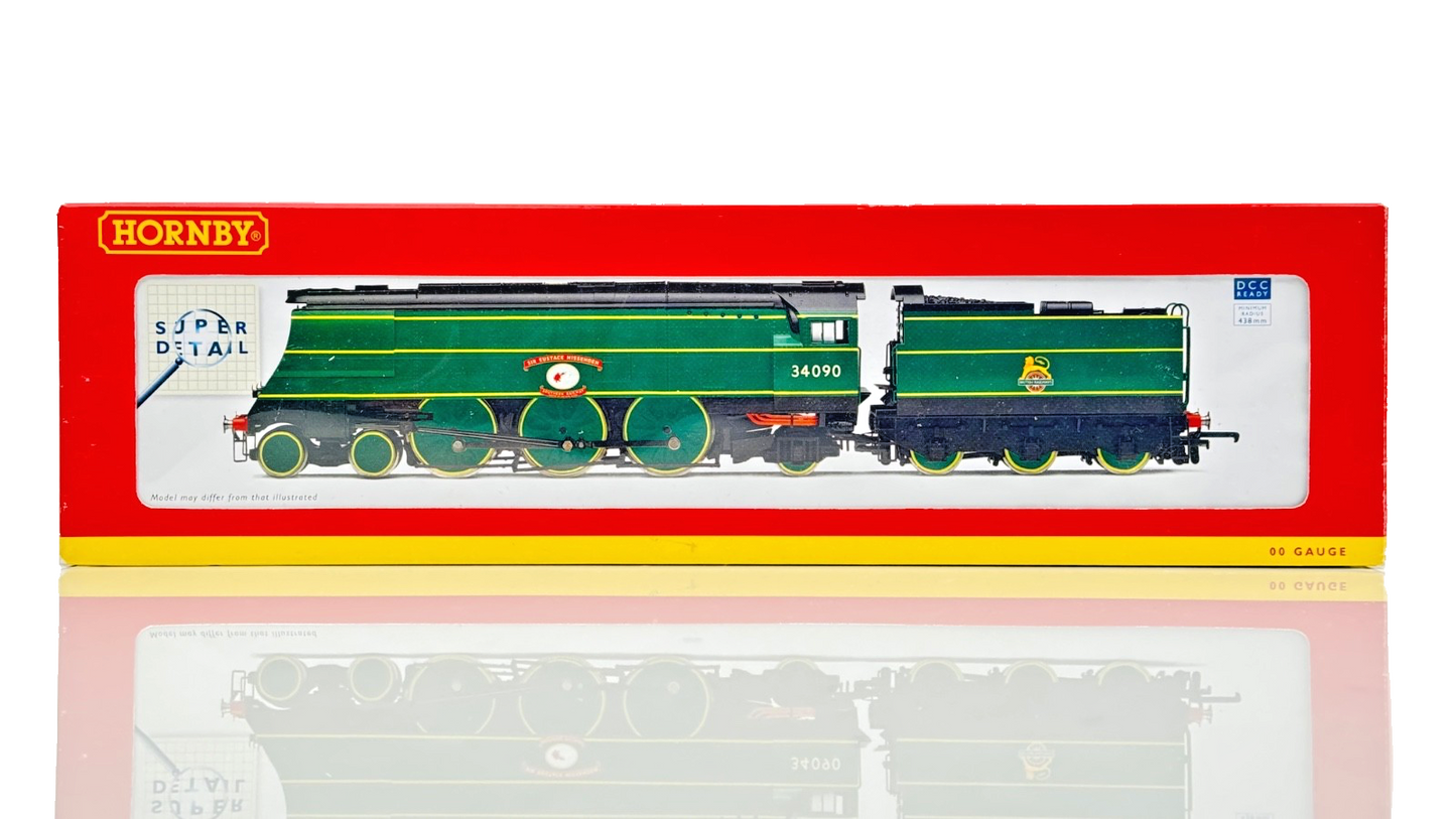 HORNBY 00 GAUGE - R2692 - BR 4-6-2 BATTLE OF BRITAIN SIR EUSTACE MISSENDEN 34090