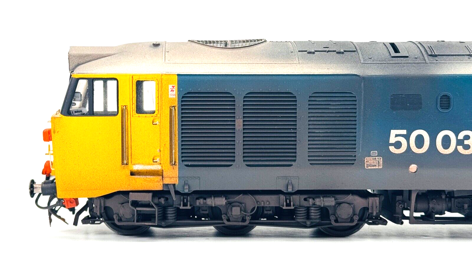 JUST LIKE THE REAL THING O GAUGE - CLASS 50 LARGE LOGO ARK ROYAL 50035 DCC SOUND