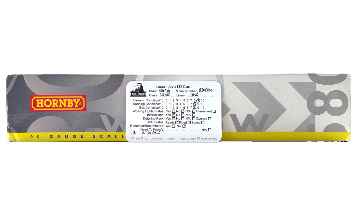 HORNBY 00 GAUGE - R2600M - CHELTENHAM FLYER GWR TREGENNA CASTLE & COACHES PACK 2