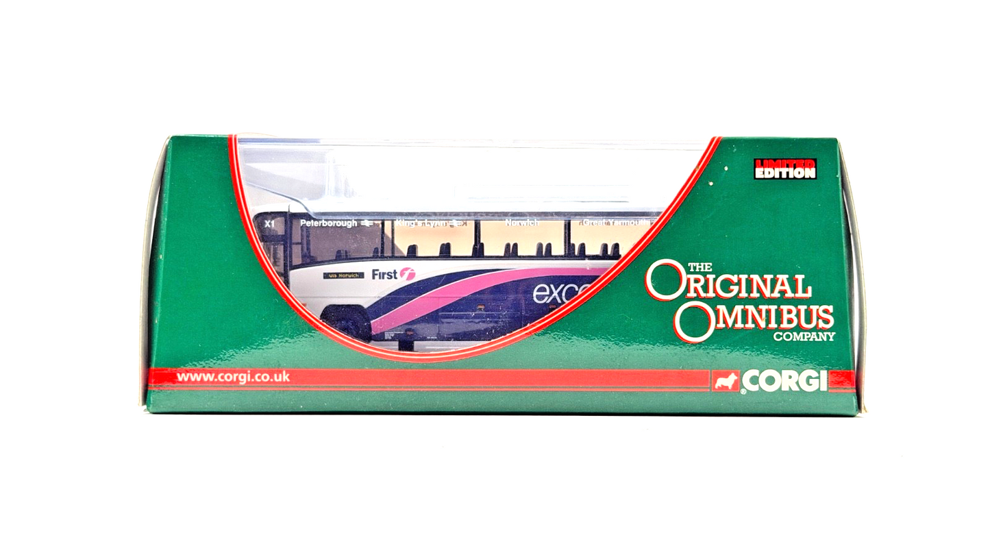 CORGI OOC 1/76 SCALE - OM46103 - PLAXTON PARAGON FIRST EASTERN COUNTIES BOXED