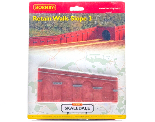 HORNBY 00 GAUGE SKALEDALE - R8707 - RETAIN WALLS SLOPE 3 RED BRICK - CARDED