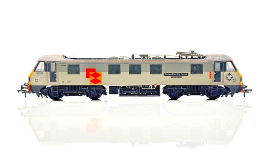 BACHMANN 00 GAUGE - CLASS 90 90126 RAILFREIGHT RFD CREWE DEPOT (BENS RESPRAYS)