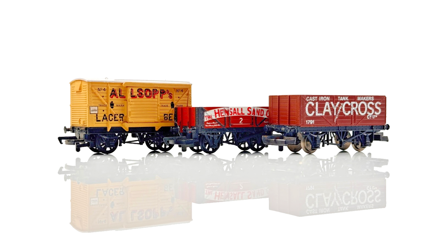 HORNBY 00 GAUGE - RAKE OF 3 ALLSOPP'S LAGER HENSALL CLAY CROSS WAGONS UNBOXED