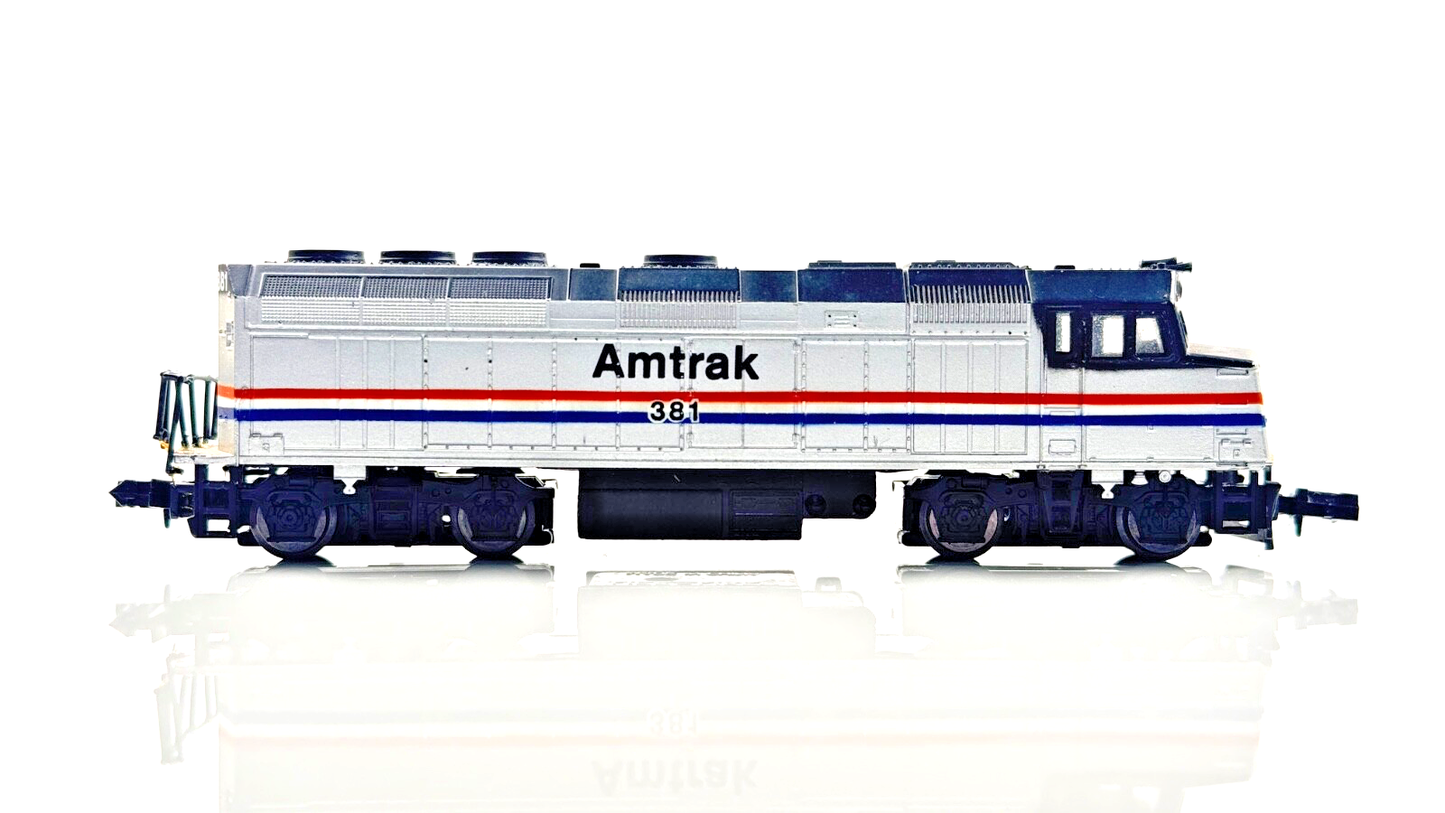 LIFE LIKE N GAUGE - AMTRAK F40 DIESEL LOCOMOTIVE 381 DUMMY - UNBOXED