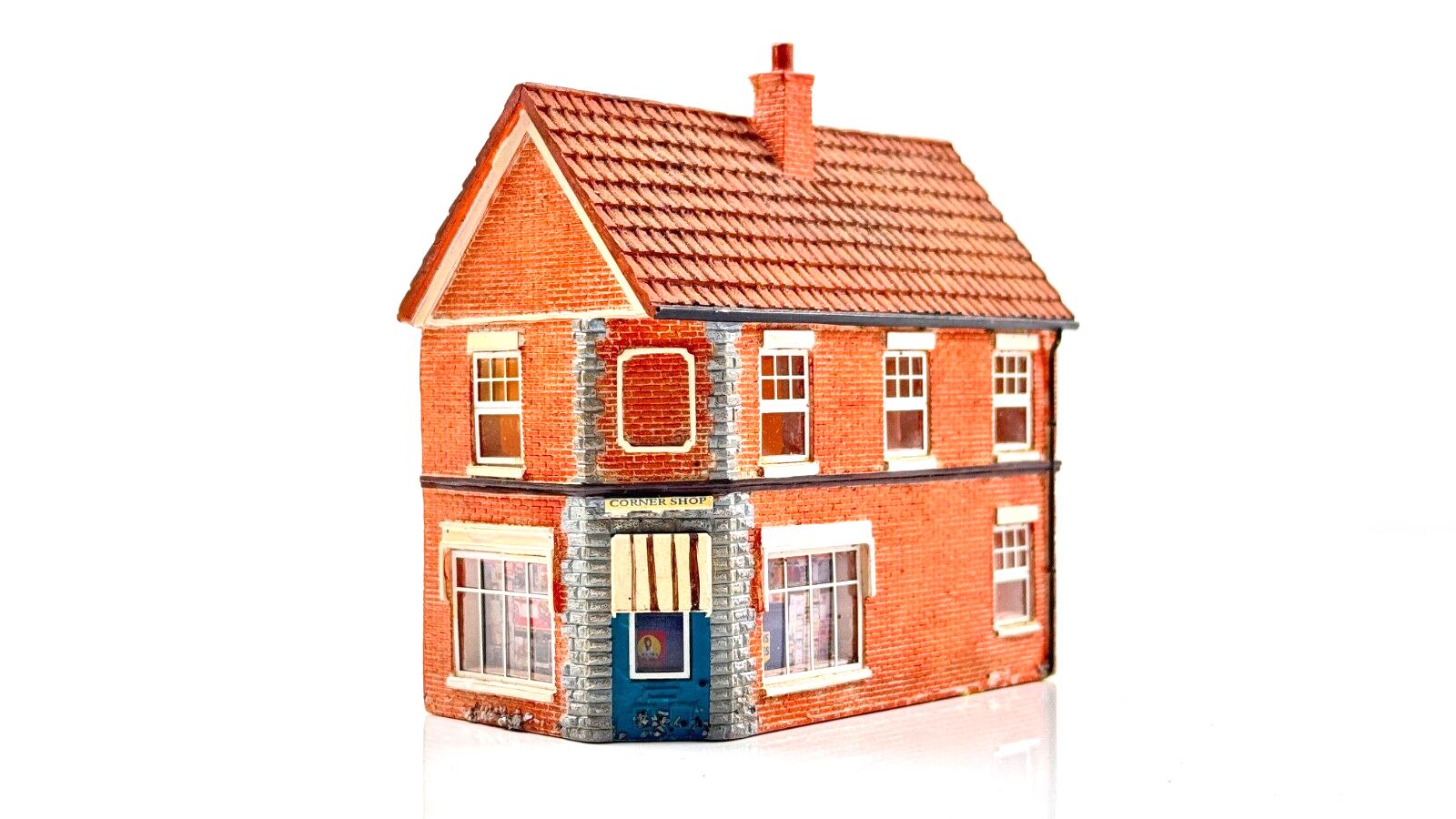 HORNBY 00 GAUGE SKALEDALE - R9655 - CORNER SHOP - UNBOXED