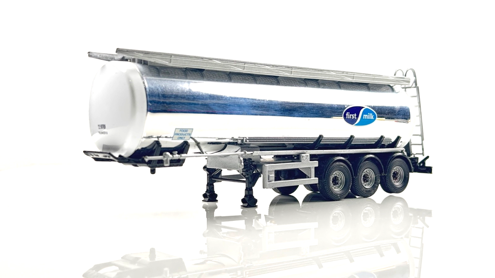 CORGI 1/50 SCALE - NIVEN (FIRST MILK) 6 WHEEL GENERAL PURPOSE CHROME TANKER ONLY