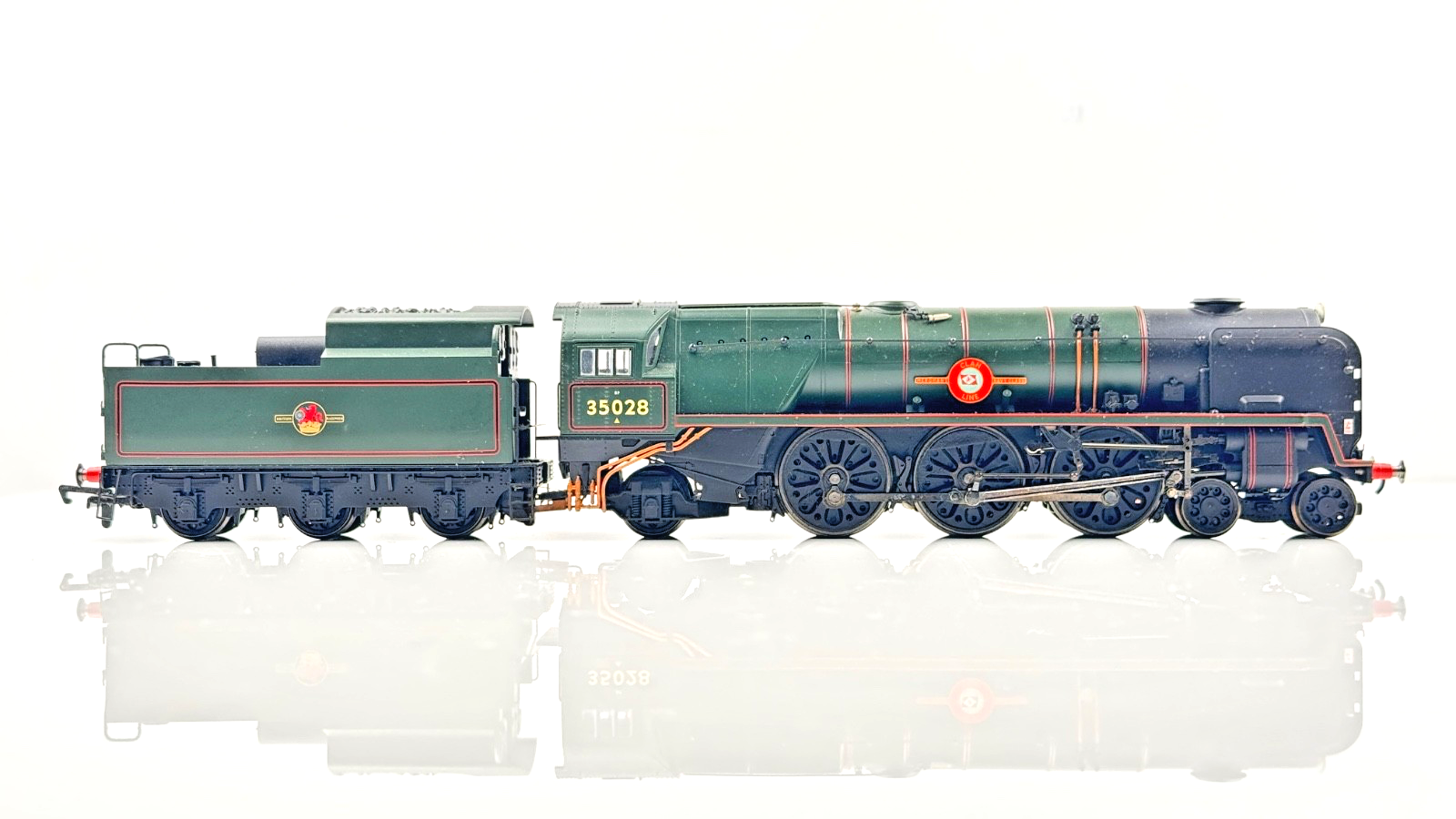 HORNBY 00 GAUGE - R2169 - BR 4-6-2 MERCHANT NAVY CLASS 'CLAN LINE' 35028 BOXED