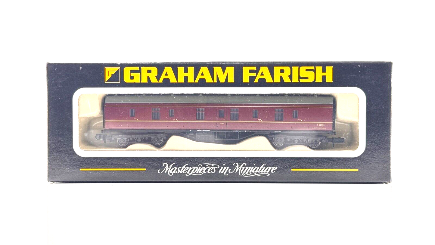 GRAHAM FARISH N GAUGE - 374-027A - MK1 BG FULL BRAKE COACH MAROON (E) - BOXED