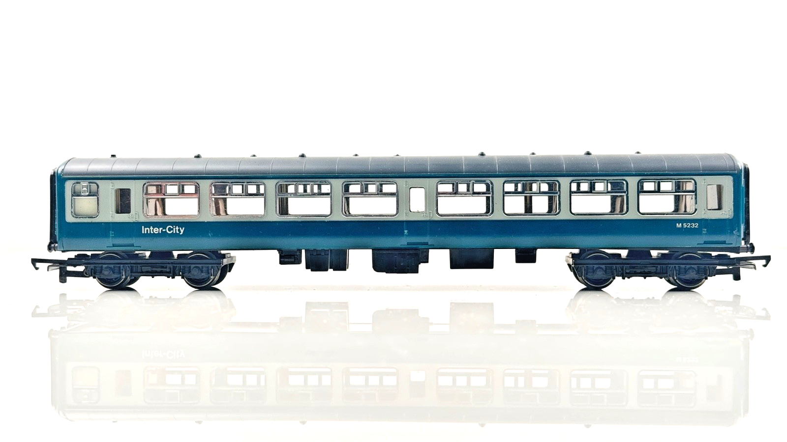 HORNBY 00 GAUGE - RAKE OF 4 BR BLUE GREY MK1/MK2 PLAYWORN COACHES - UNBOXED