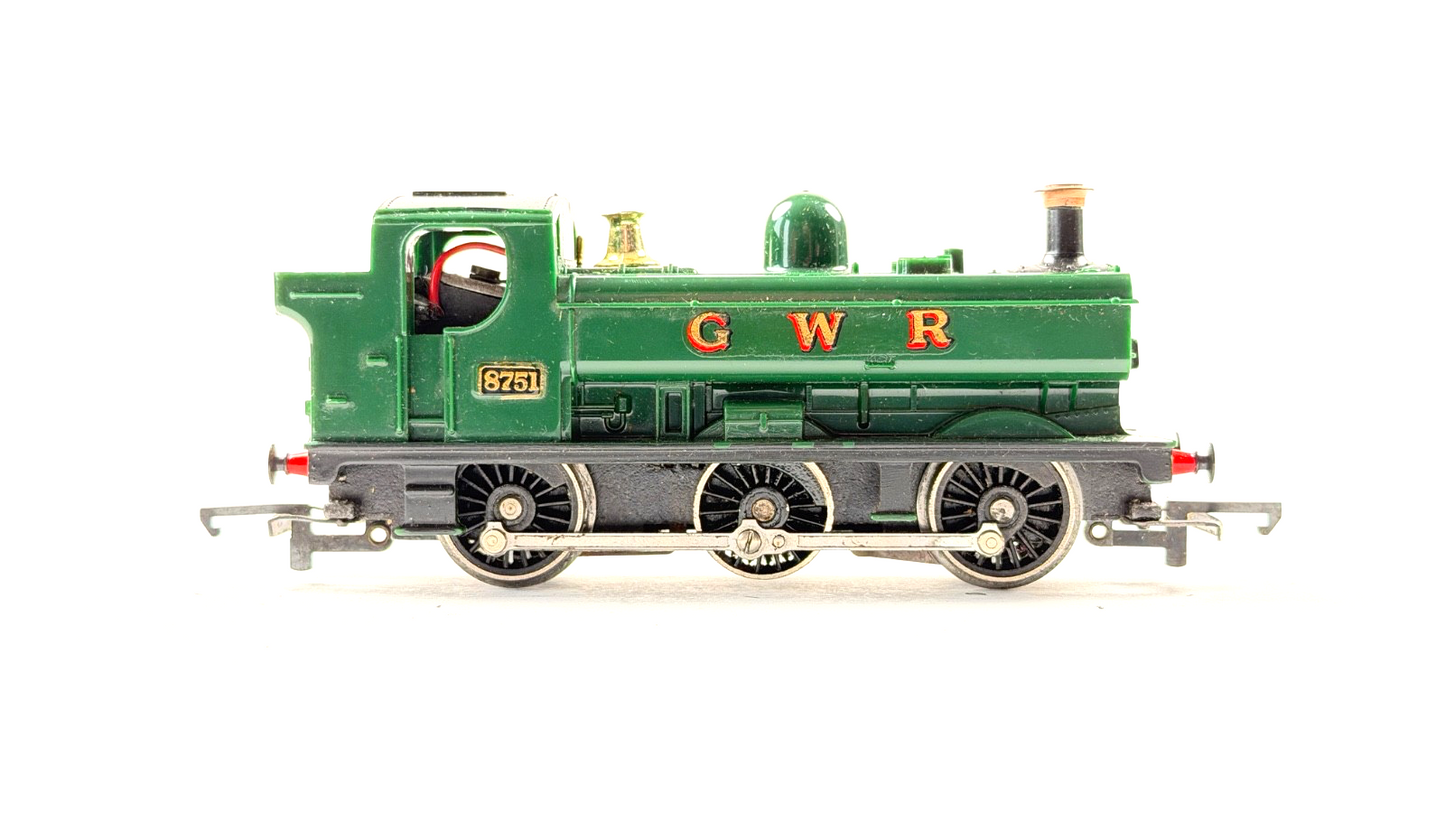 HORNBY 00 GAUGE - R051 - GWR GREAT WESTERN 0-6-0 PANNIER TANK LOCOMOTIVE BOXED