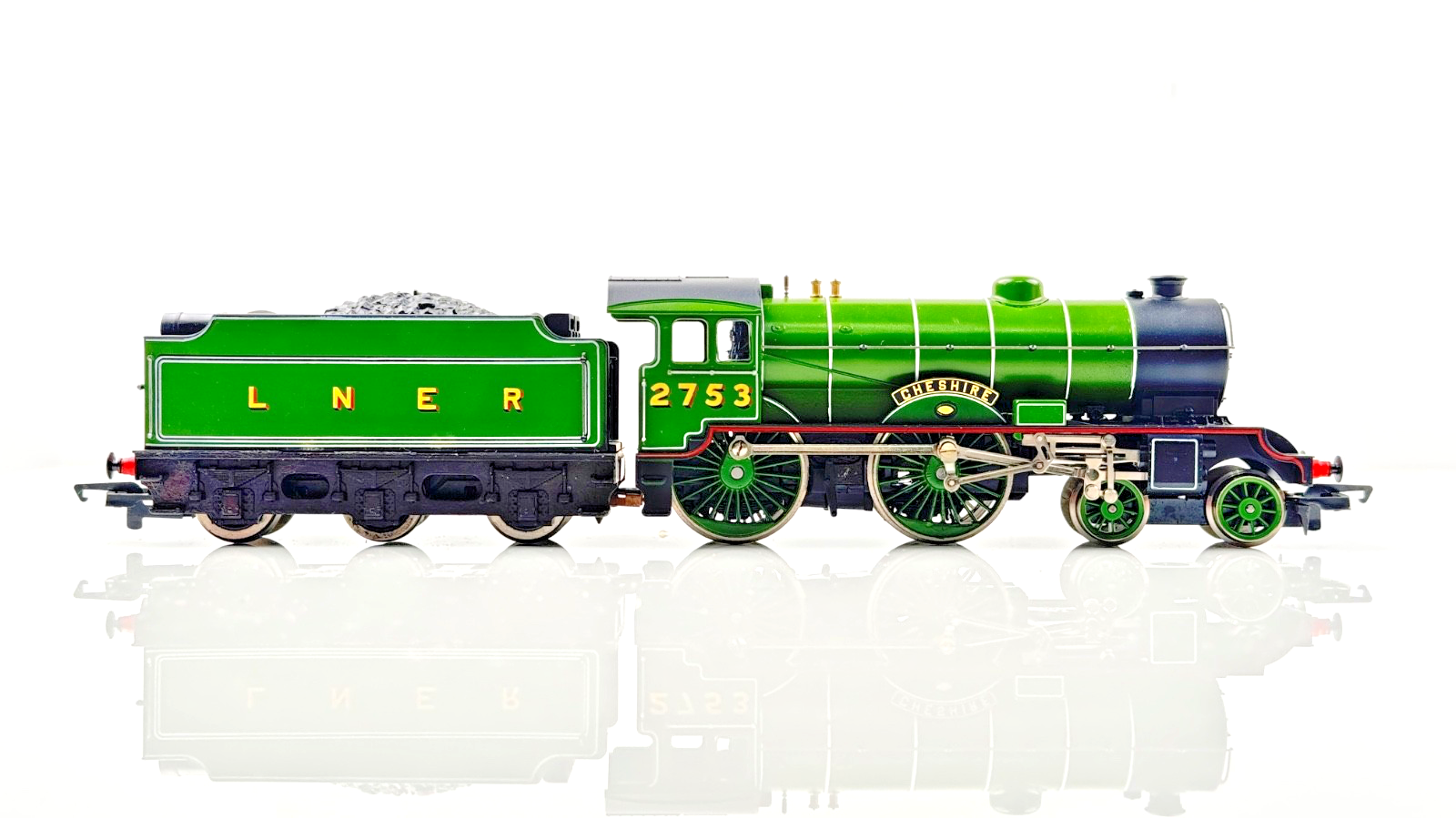 HORNBY 00 GAUGE - R378 - LNER APPLE GREEN D49/1 LOCOMOTIVE 'CHESHIRE' 2753 BOXED