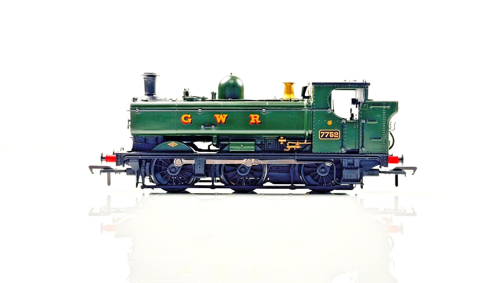 BACHMANN 00 GAUGE - 32-215A - GWR GREEN (PRESERVED) CLASS 57XX PANNIER TANK 7752