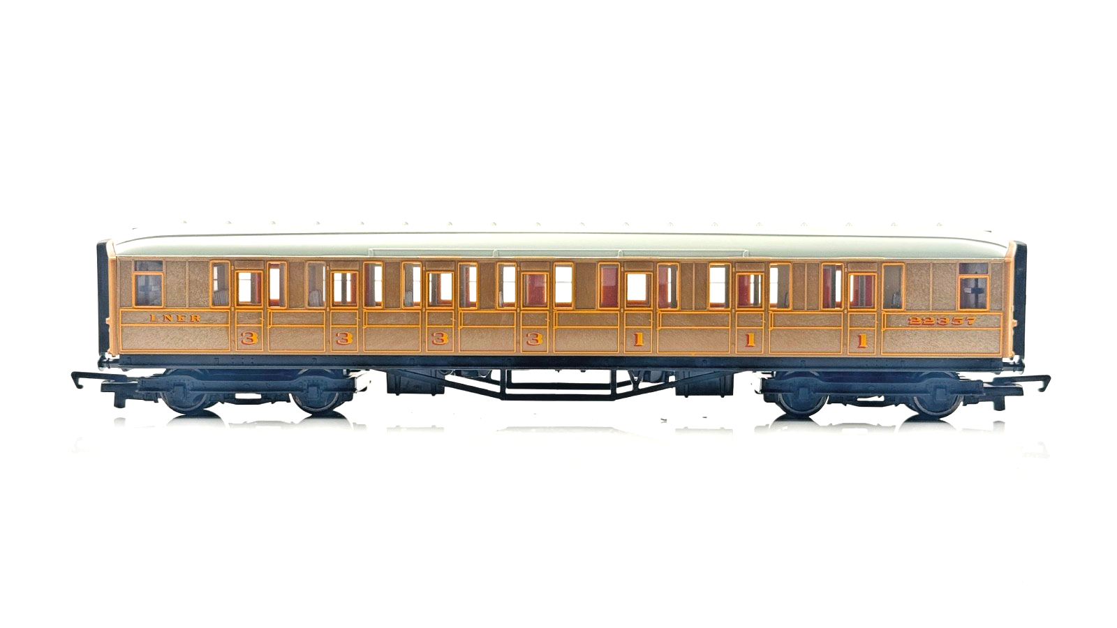 HORNBY 00 GAUGE - LNER TEAK GRESLEY PASSENGER COACHES ASSORTED X 2 - UNBOXED