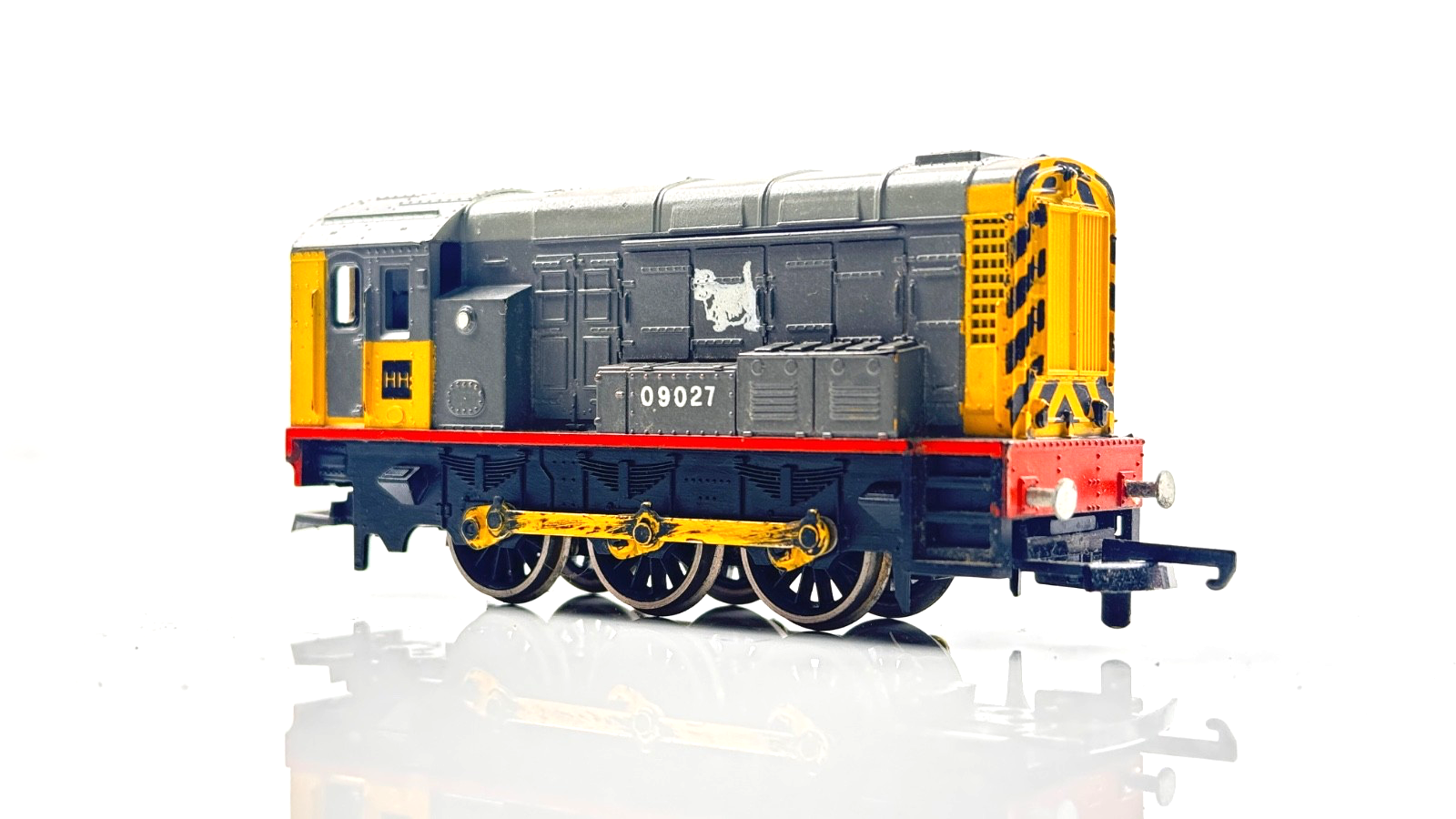 LIMA 00 GAUGE - NON MOTORISED CLASS 09 DIESEL SHUNTER DUMMY HH RAILFREIGHT 09027