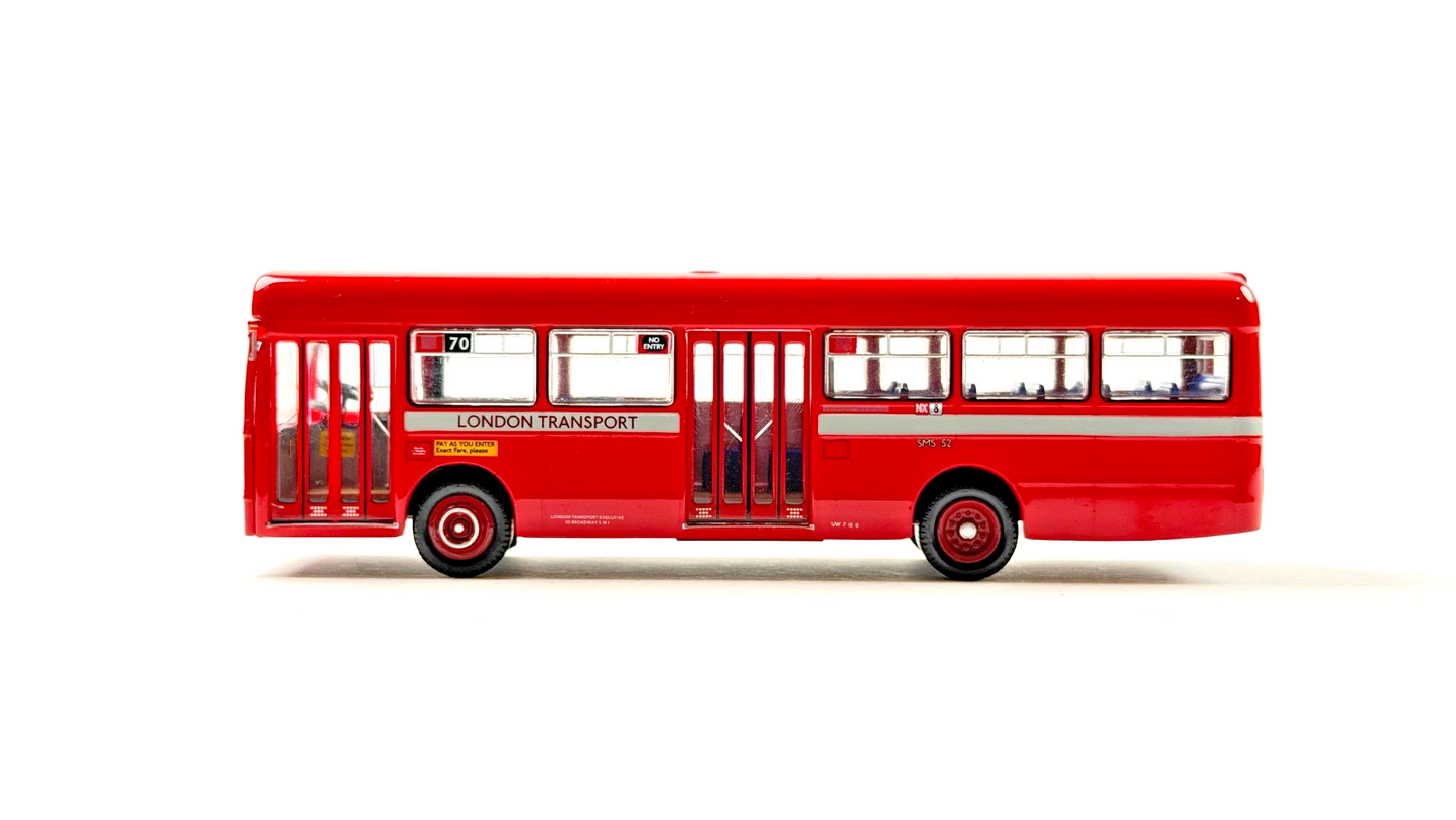 BRITBUS AS2-02 - 1/76 SCALE - AEC SWIFT 33' LONDON TRANSPORT ROUTE 70 BUS