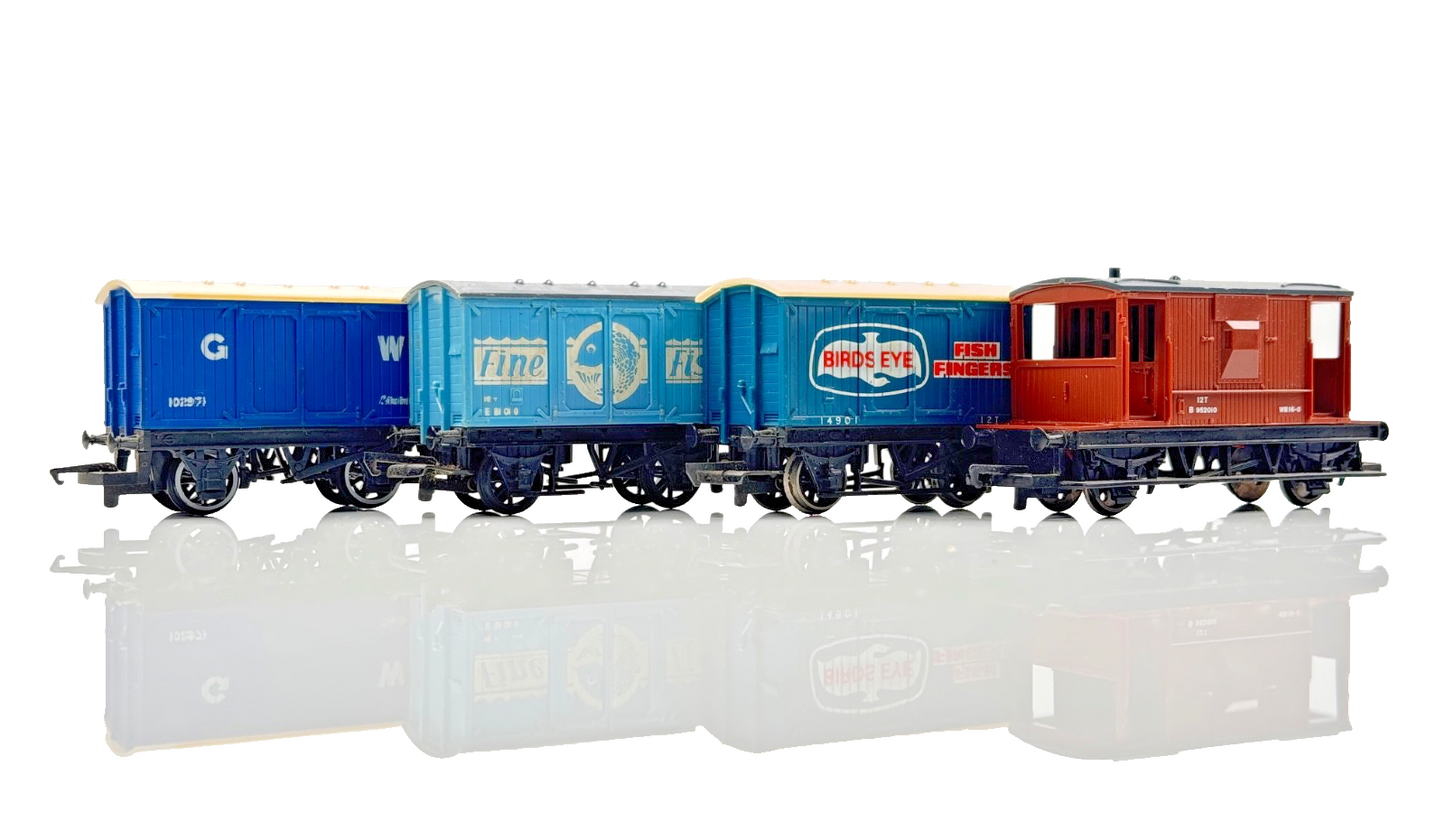 HORNBY 00 GAUGE - RAKE OF 4 GW FINE FISH BIRDS EYE & BRAKE VAN WAGONS UNBOXED