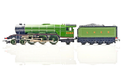 HORNBY 00 GAUGE - LNER APPLE GREEN CLASS A3 GRAND PARADE 2744 UNFINISHED UNBOXED