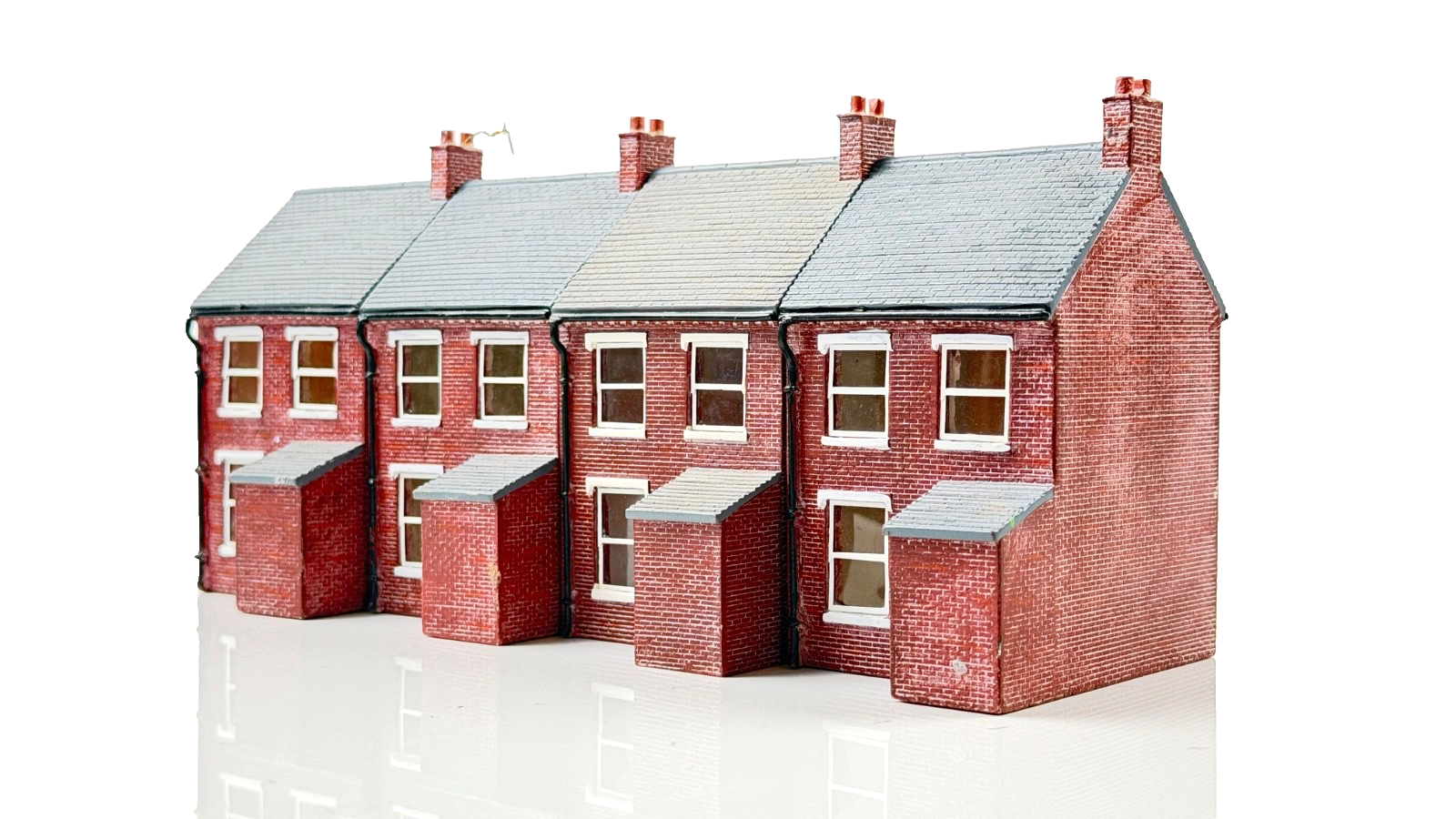 HORNBY SKALEDALE 00 GAUGE - R8622 - RIGHT HAND TERRACED HOUSE ROW OF 4 - UNBOXED