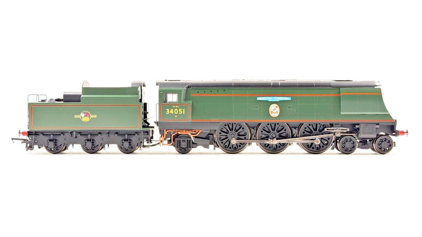 HORNBY 00 GAUGE - R3300 - SIR WINSTON CHURCHILL'S FUNERAL TRAIN PACK LTD EDITION