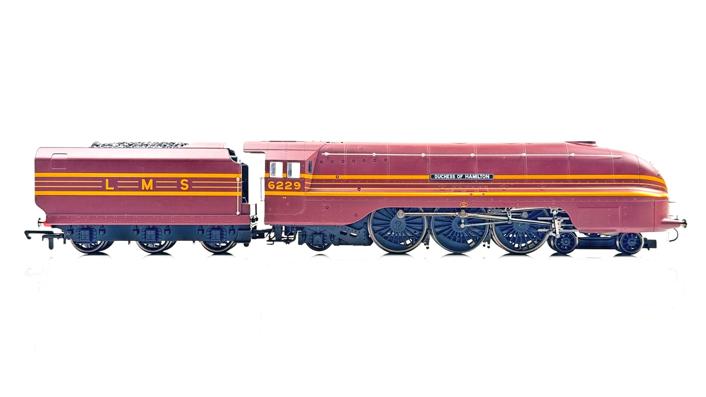 HORNBY 00 GAUGE - R2689 - LMS MAROON 4-6-2 CORONATION 'DUCHESS OF HAMILTON' 6229