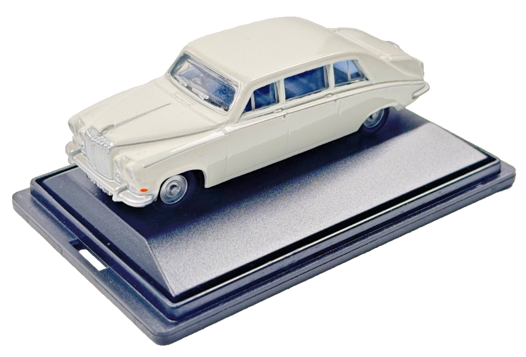 OXFORD DIECAST 1/76 SCALE - 76DS001 - DAIMLER DS420 OLD ENGLISH WHITE BOXED