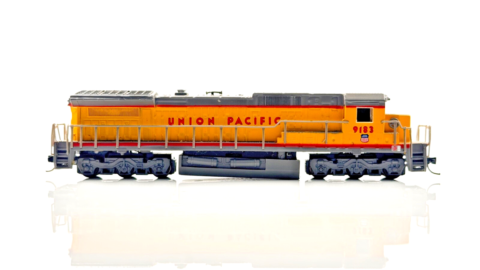 SPECTRUM N GAUGE - UNION PACIFIC UP DIESEL LOCOMOTIVE NO.9183 - BOXED