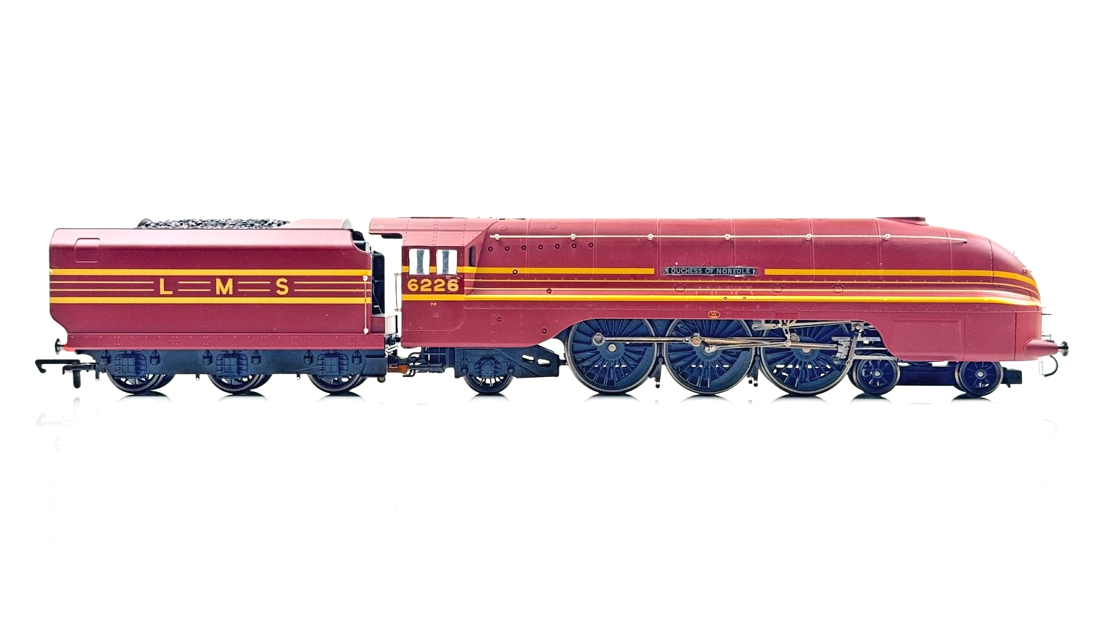 HORNBY 00 GAUGE - LMS MAROON 4-6-2 CORONATION 'DUCHESS OF NORFOLK' 6226 - NQP