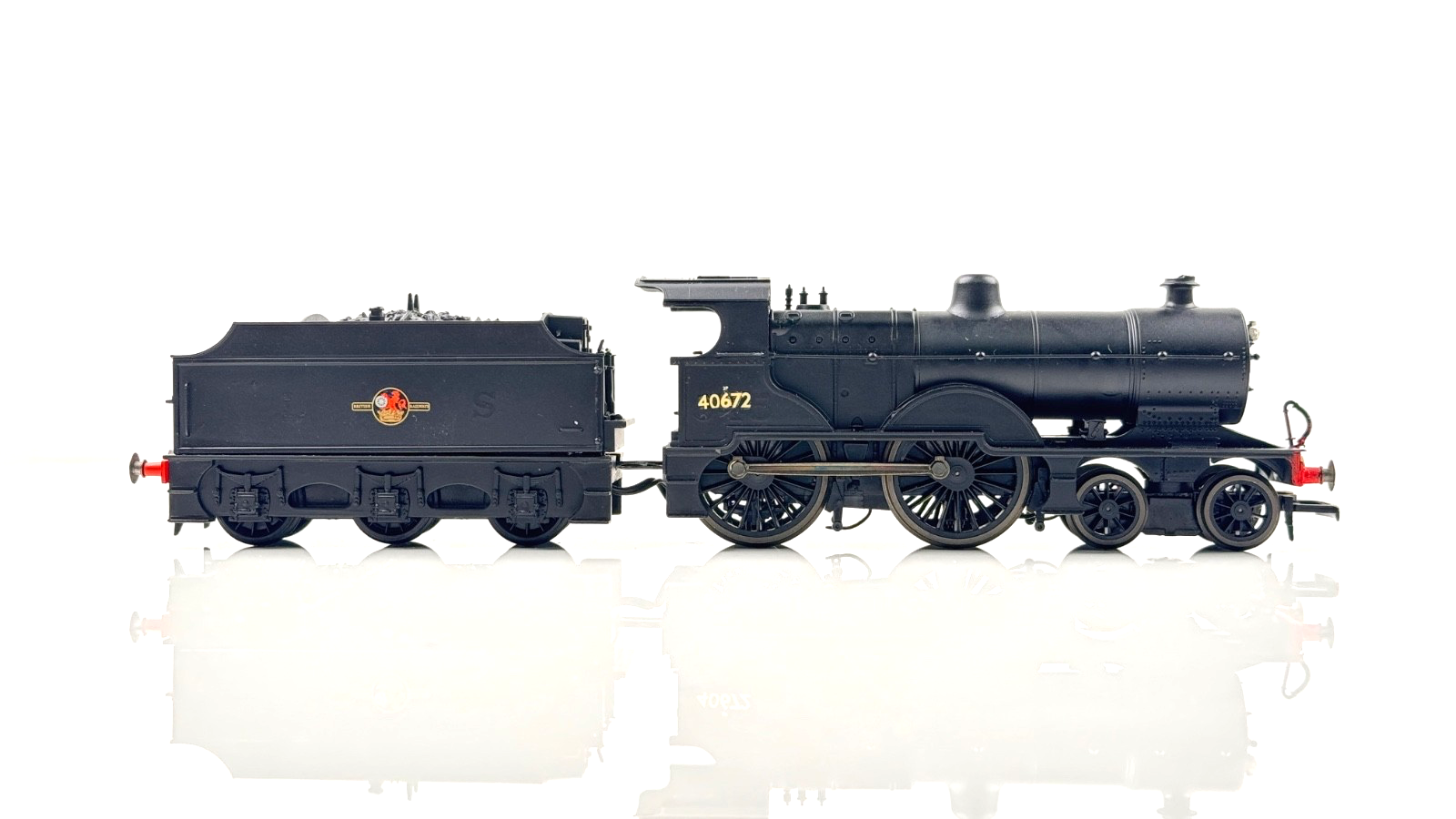 HORNBY 00 GAUGE - R2099B - BR BLACK 4-4-0 CLASS 2P LOCOMOTIVE 40672 RENUMBERED