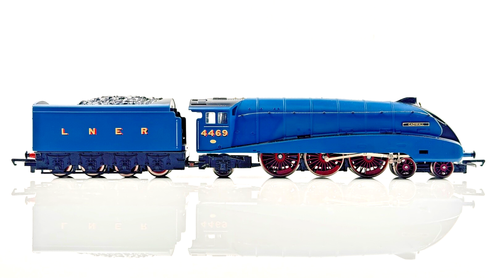 HORNBY 00 GAUGE - R376 - LNER BLUE 4-6-2 CLASS A4 'GADWALL' - LIMITED EDITION