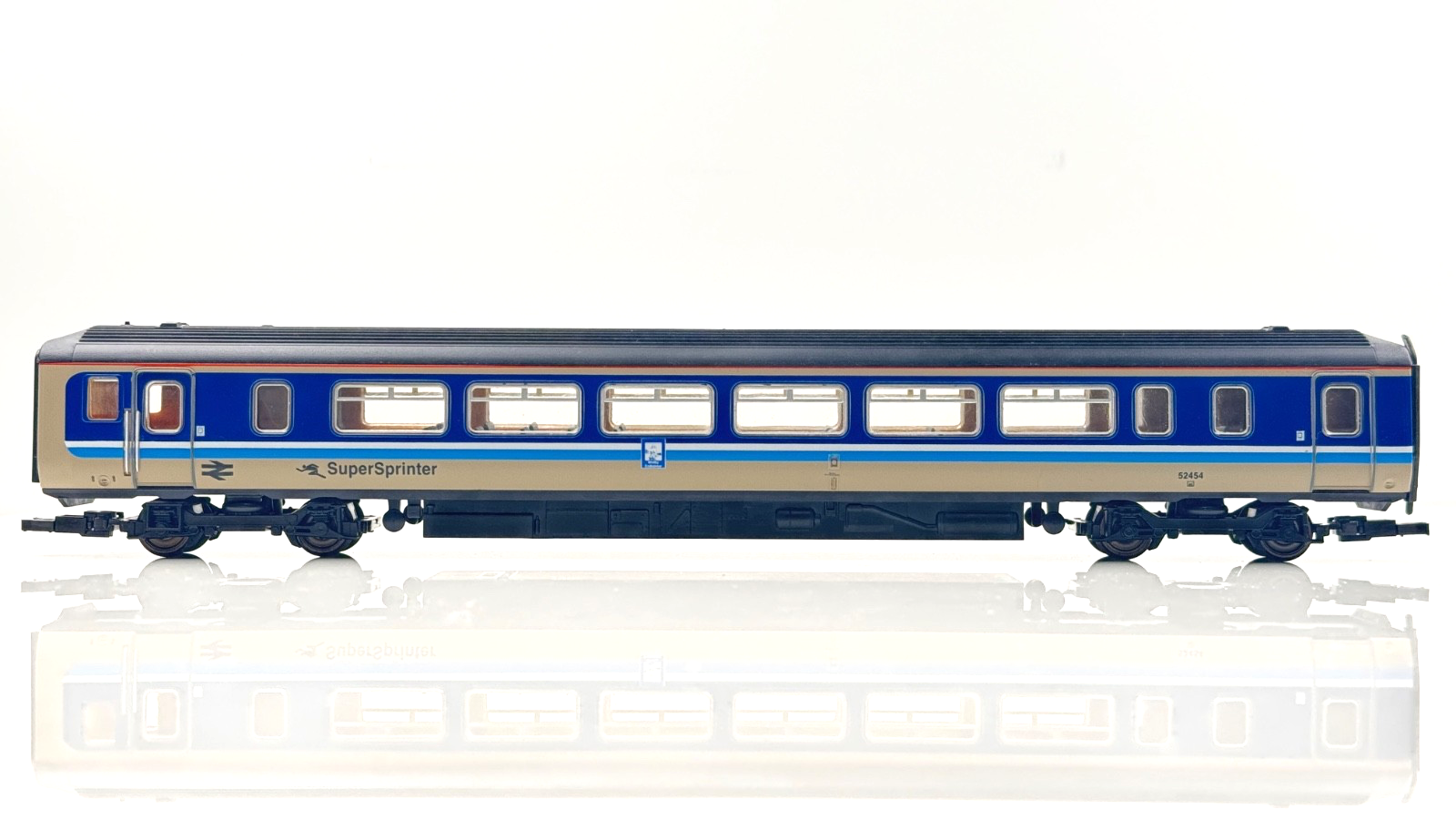 LIMA 00 GAUGE - L204676 - CLASS 156 TWO CAR DMU SUPER SPRINTER WHITBY ENDEAVOUR