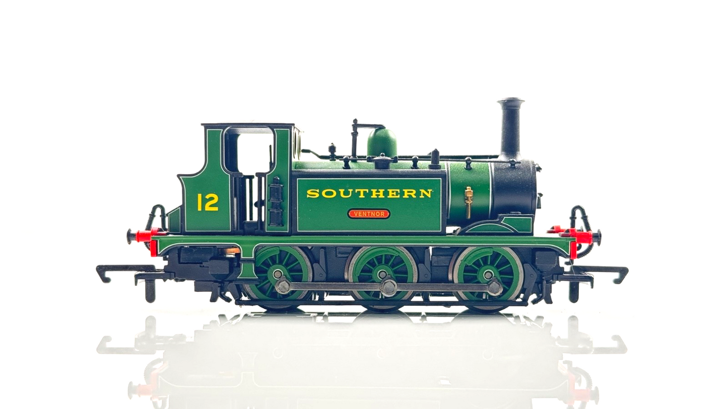 HORNBY 00 GAUGE - R2443 - SOUTHERN GREEN 0-6-0 TERRIER VENTNOR NO.12 BOXED