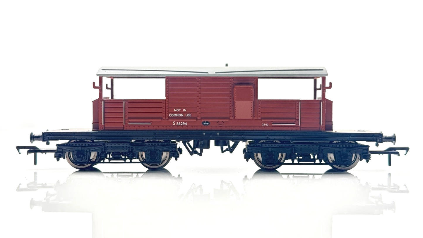 BACHMANN 00 GAUGE - 33-825G - QUEEN MARY BRAKE VAN BR BAUXITE S56294 - UNBOXED