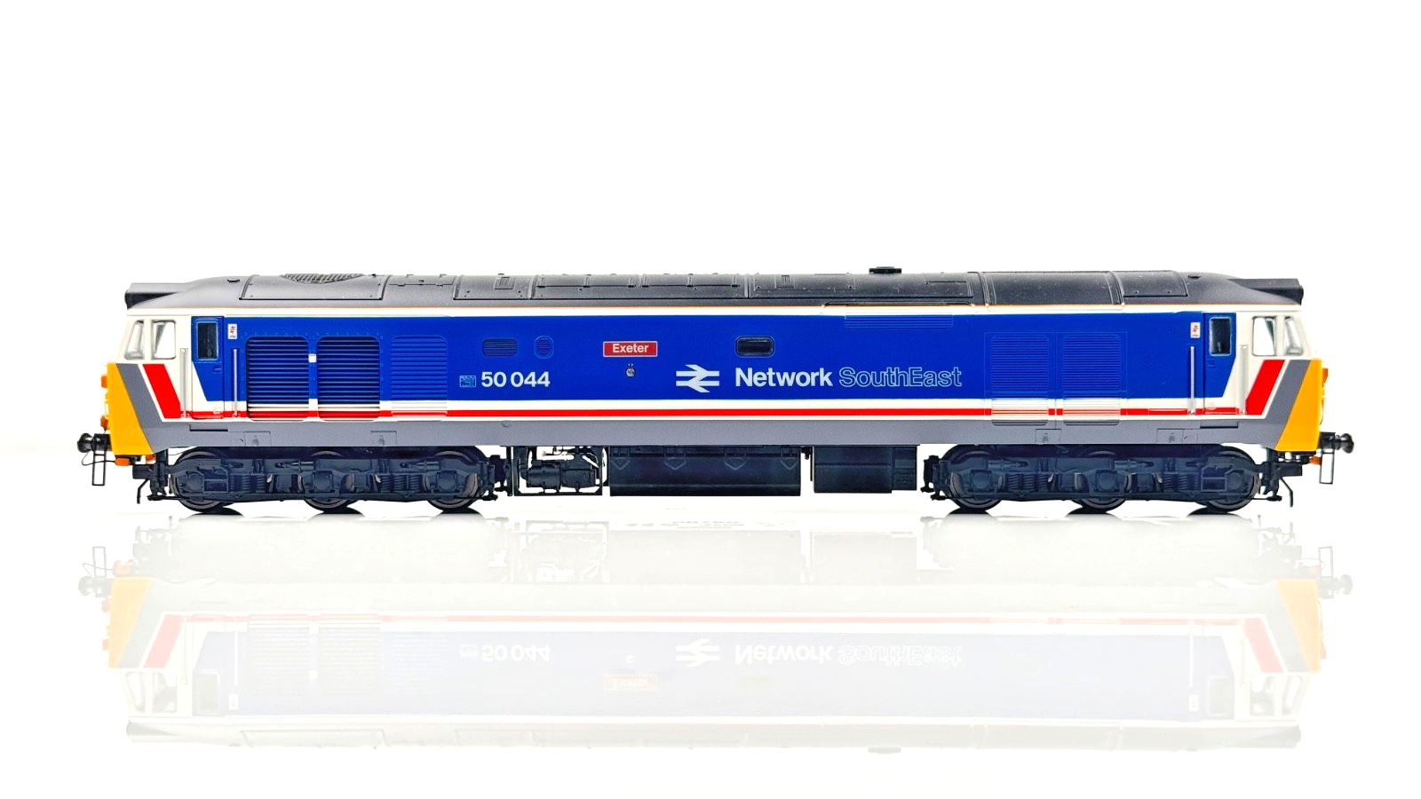 HORNBY 00 GAUGE - R30153 - CLASS 50 DIESEL 50044 NETWORK SOUTHEAST EXETER