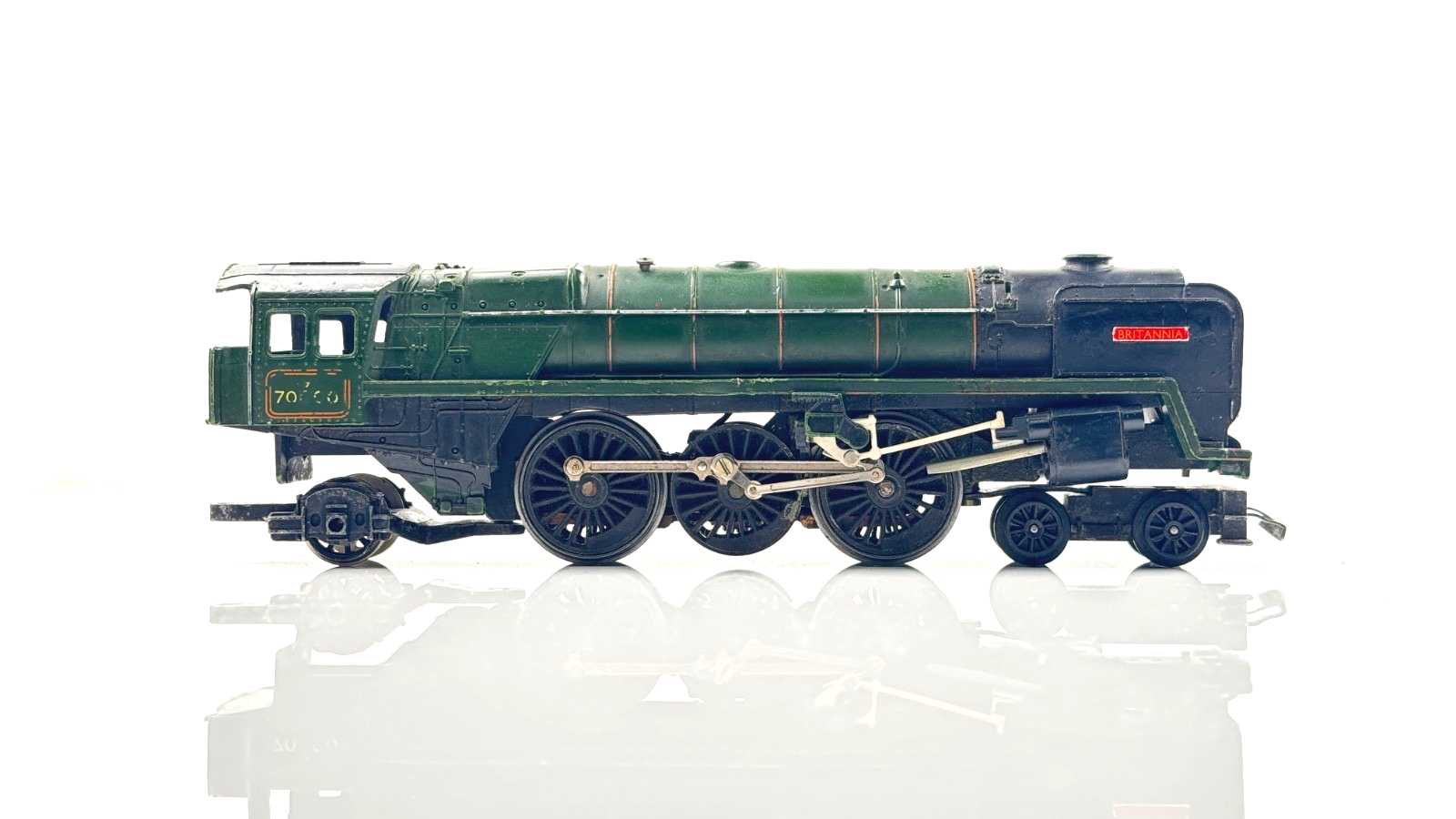 TRIANG 00 GAUGE - BR GREEN BRITANNIA CLASS 70000 LOCOMOTIVE - SPARES REPAIRS