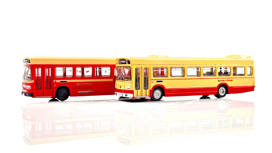 EFE/EQUIVALENT 1/76 SCALE - 2 X BUSES BURNLEY PENDLE BRIGHTON HOVE LEYLAND UB