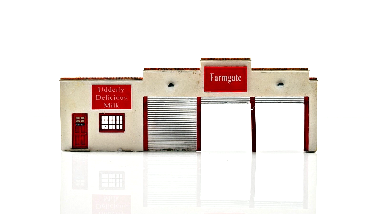 BACHMANN SCENECRAFT 00 GAUGE - 44-226 - LOW RELIEF MILK DEPOT - UNBOXED