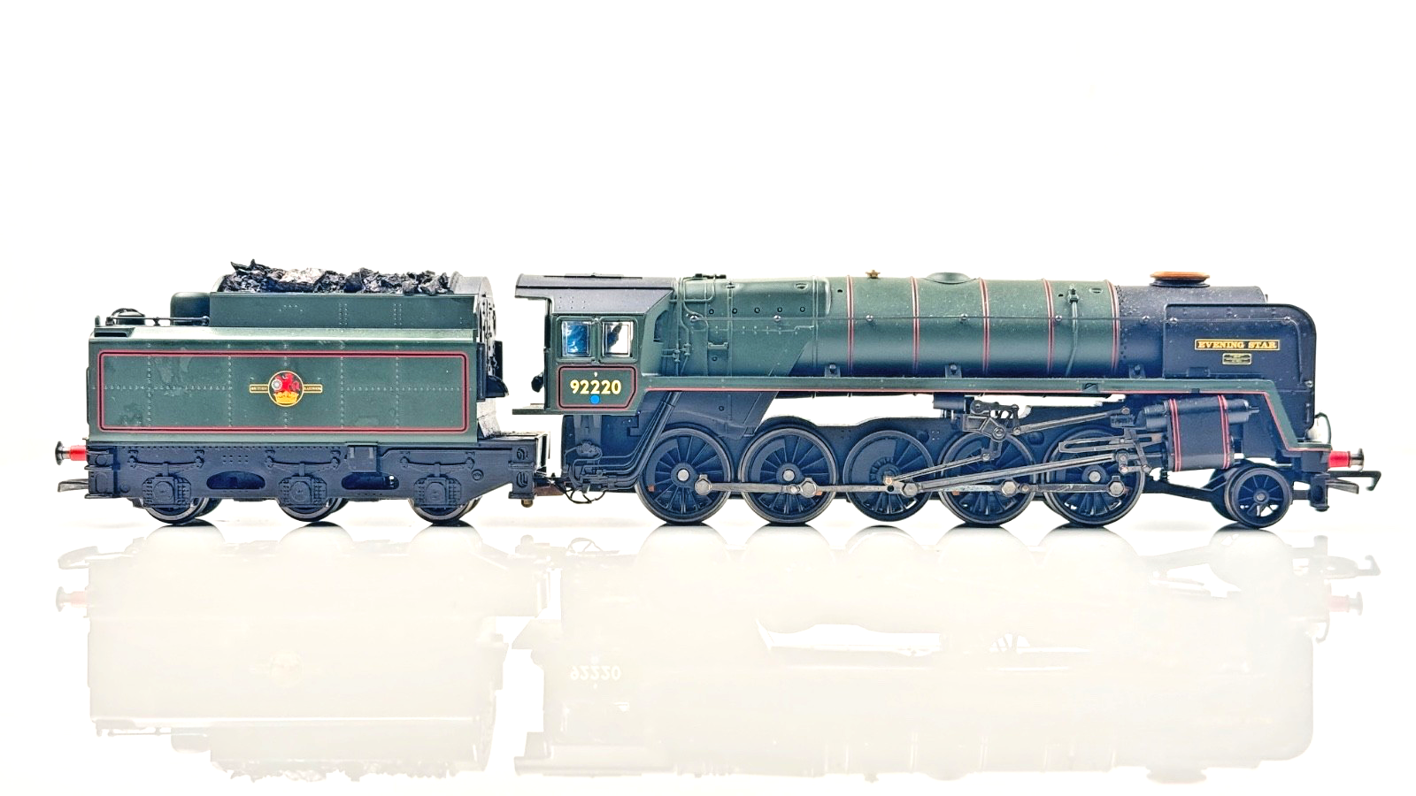 HORNBY 00 GAUGE - R2187 - BR GREEN 2-10-0 CLASS 9F 92220 EVENING STAR - BOXED