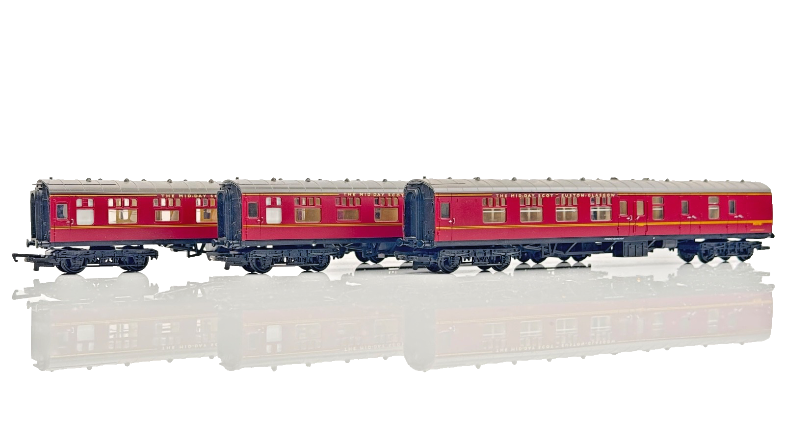 HORNBY 00 GAUGE - R2078 - RAKE OF 3 BR MAROON MK1 MID-DAY SCOT COACHES - UNBOXED