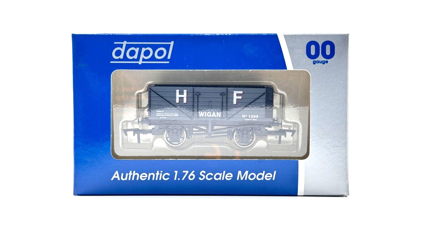 DAPOL 00 GAUGE - HINDLEY FIELD COLLIERY WIGAN WAGON NO.1295 (LIMITED EDITION)
