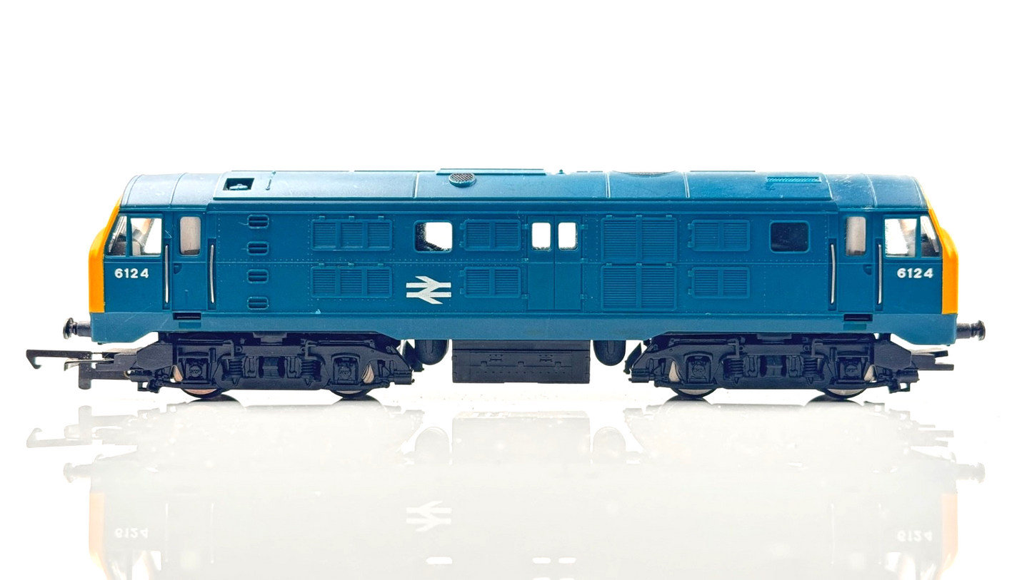 HORNBY 00 GAUGE - CLASS 29 DIESEL 6124 BR BLUE YELLOW CAB ENDS - UNBOXED