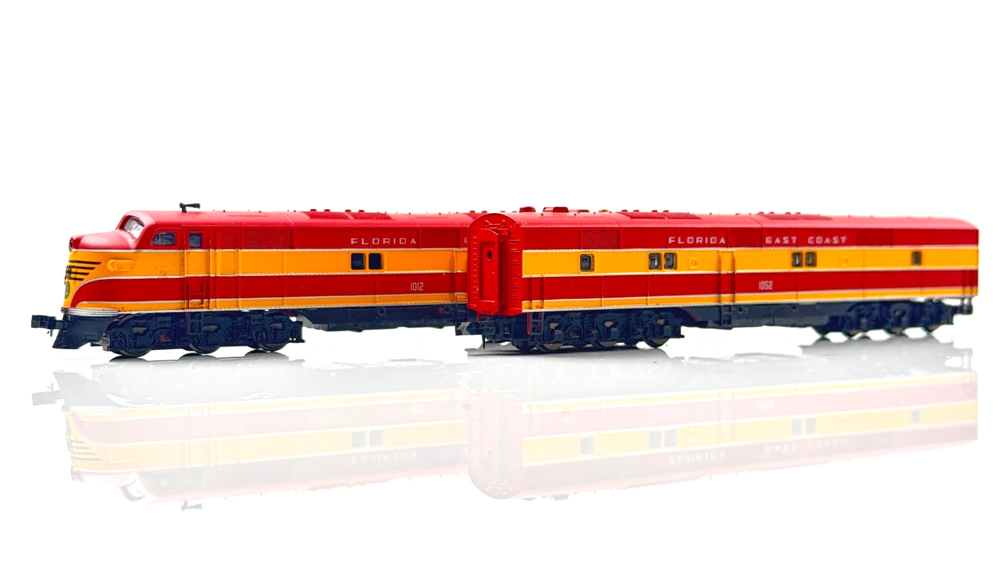 LIFE LIKE N GAUGE - 7029/7031 - E7 LOCO A/B UNITS FLORIDA EAST COAST - BOXED
