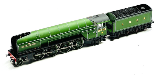 HORNBY 00 GAUGE - R3207 - LNER 2-8-2 CLASS P2 'COCK O THE NORTH' LOCOMOTIVE