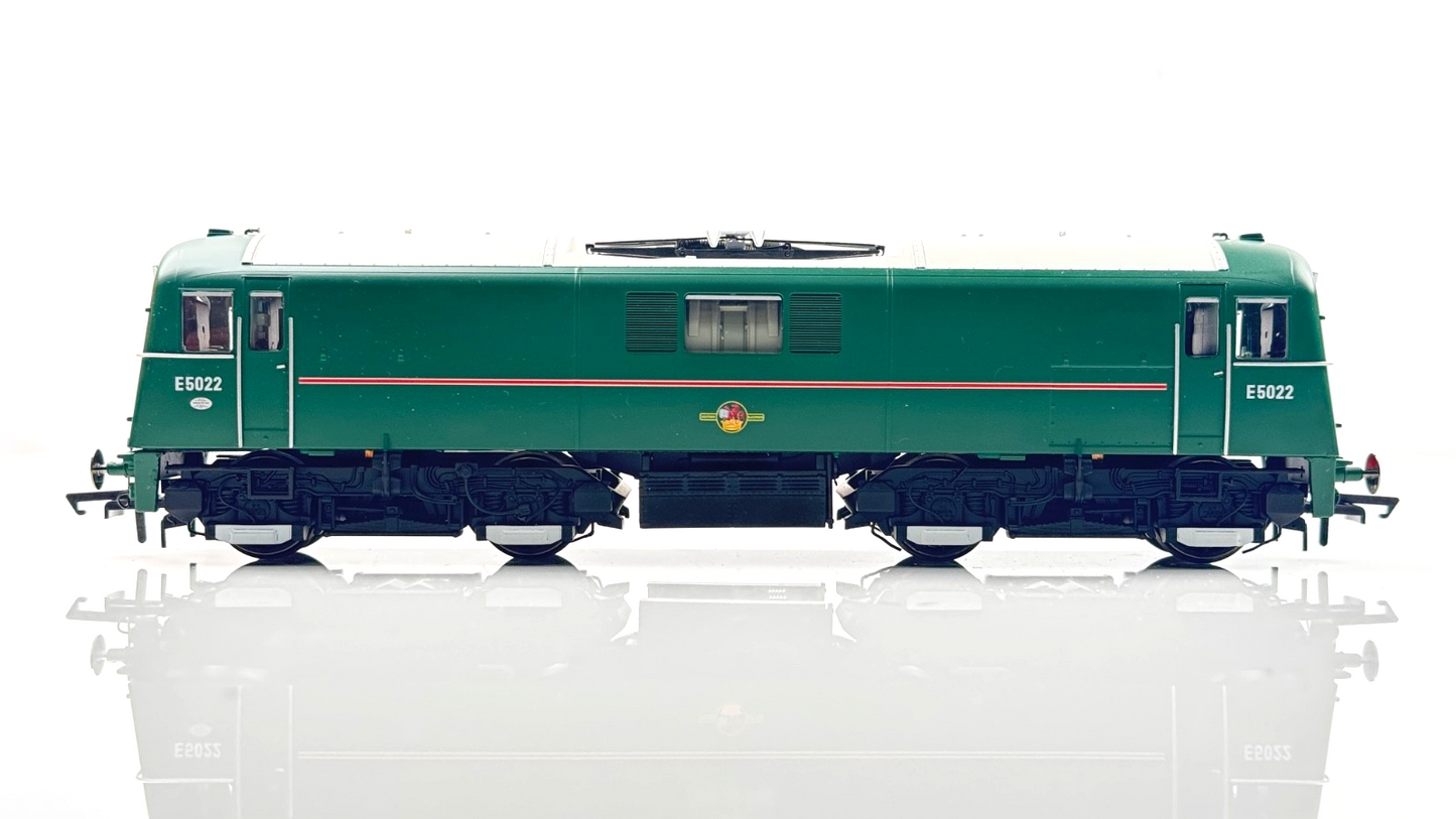 HORNBY 00 GAUGE - R3376 - CLASS 71 ELECTRIC LOCOMOTIVE BR GREEN E5022 - BOXED