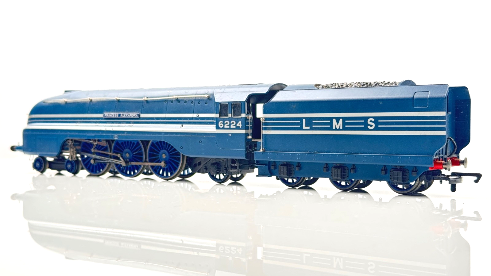 HORNBY 00 GAUGE - R2371M - LMS BLUE CORONATION PRINCESS ALEXANDRA NEEDS SERVICE