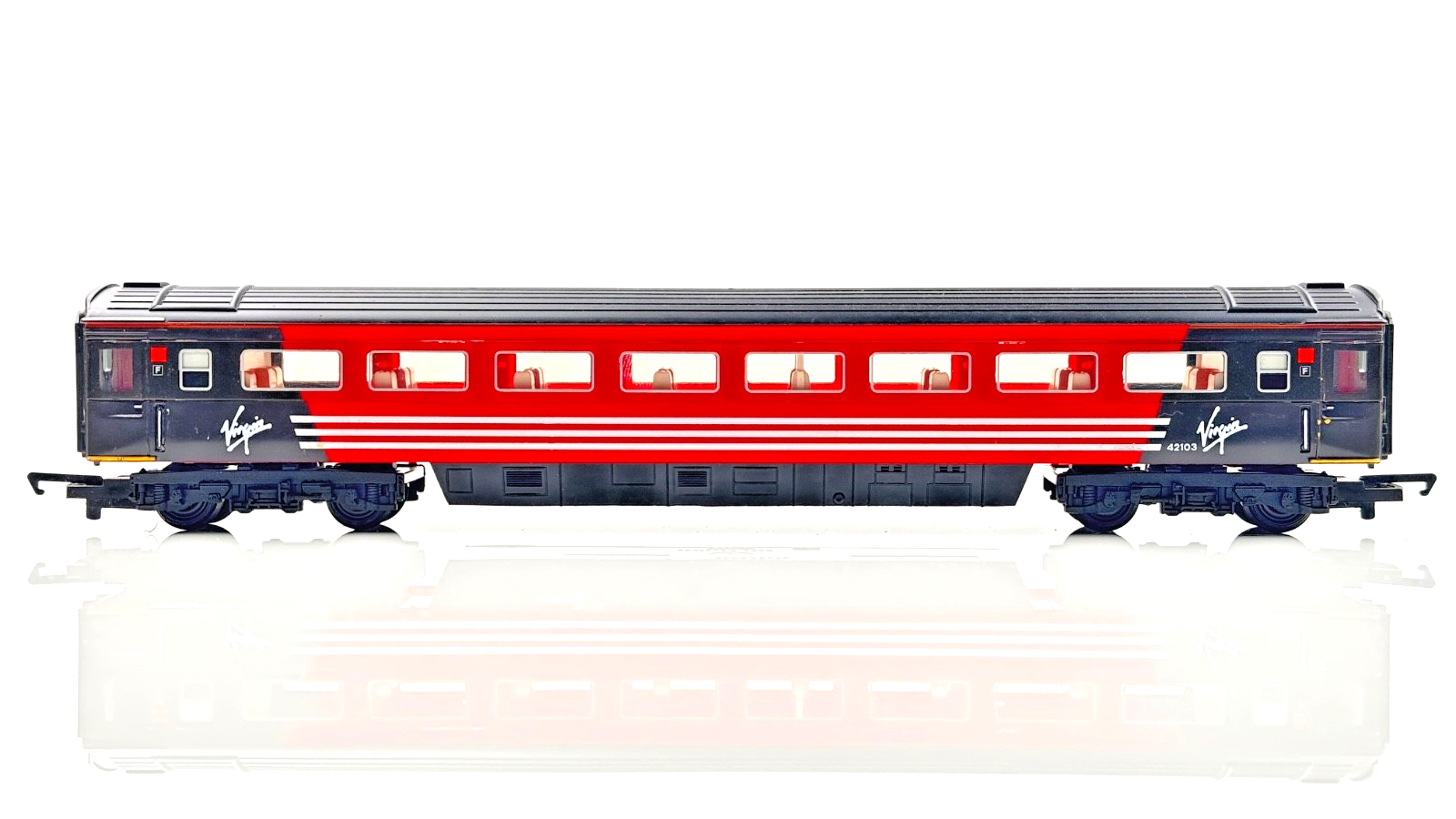HORNBY 00 GAUGE - VIRGIN TRAINS MAIDEN VOYAGER LADY IN RED 4 CAR HST - UNBOXED