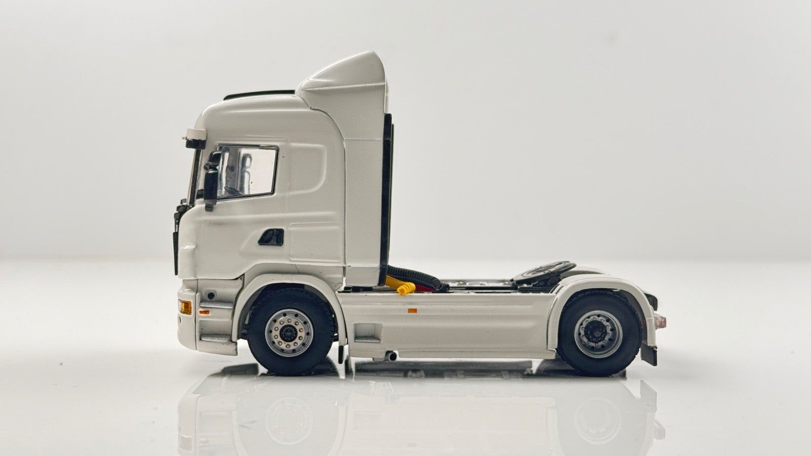WSI 1/50 SCALE - 03-1107 - SCANIA R(6) HIGHLINE 4X2 WHITE TRACTOR UNIT BOXED