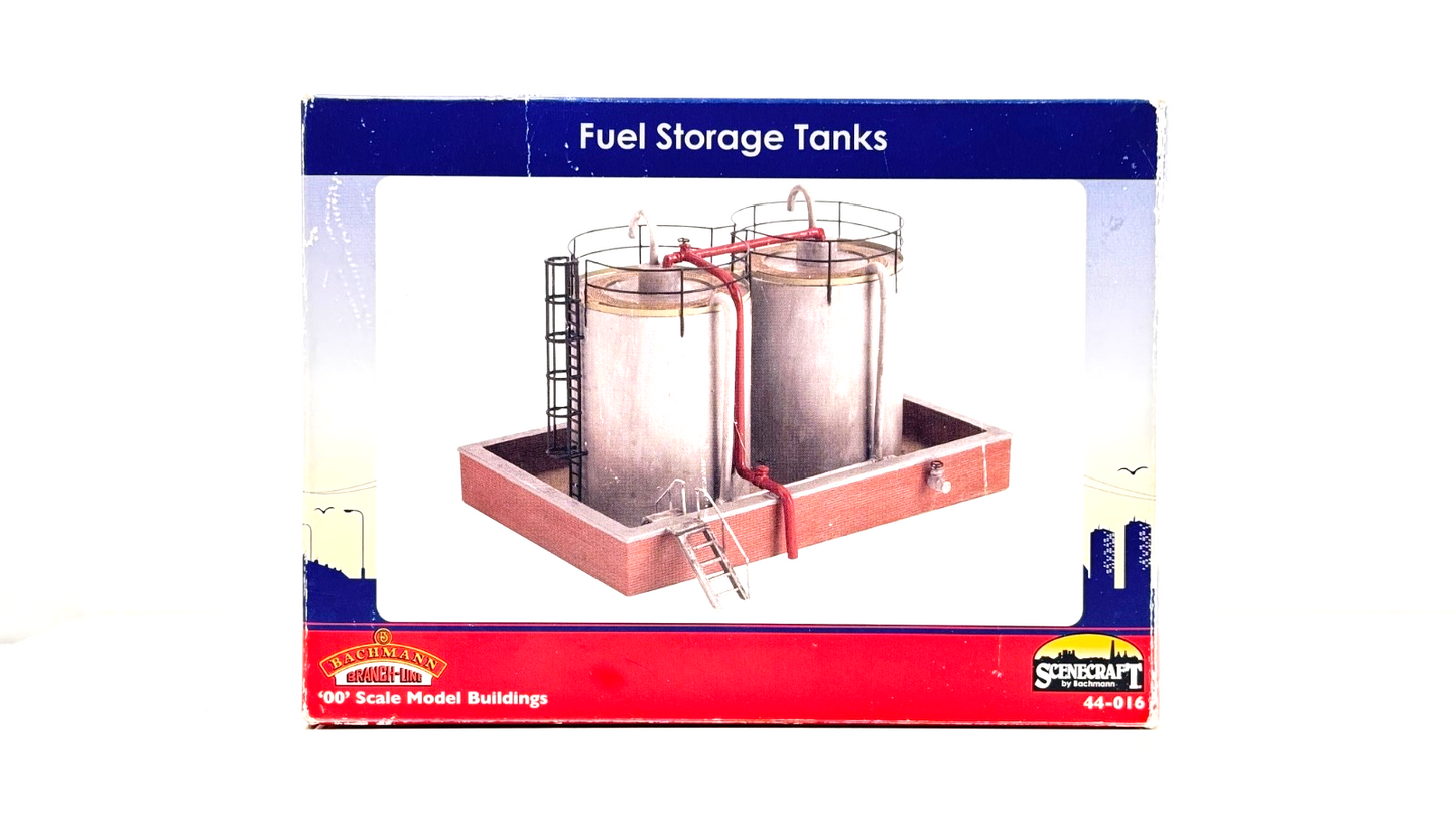 BACHMANN 00 GAUGE SCENECRAFT - 44-016 - FUEL STORAGE TANKS - BOXED
