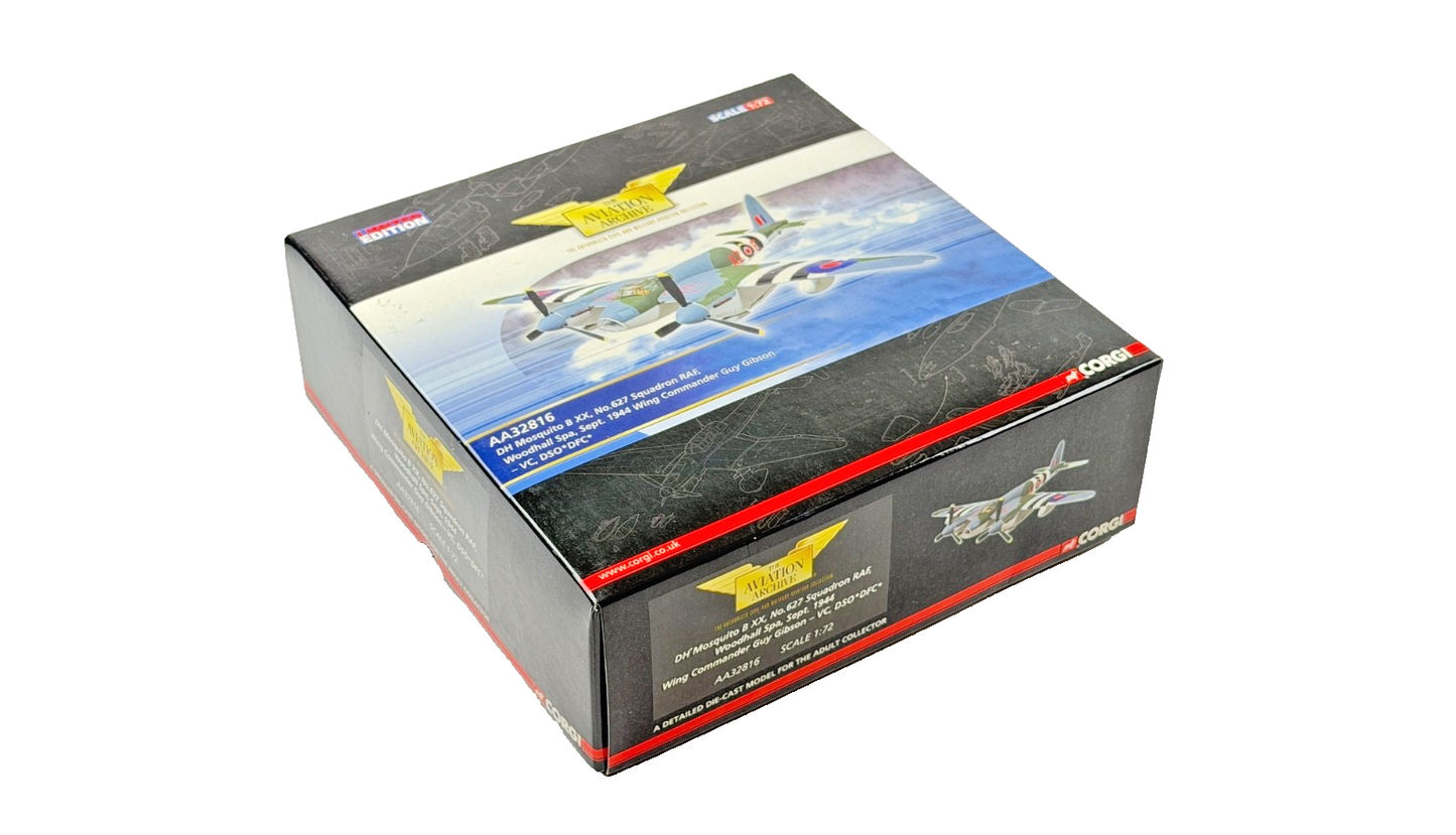 CORGI 1:72 SCALE - AA32816 - DH MOSQUITO 627 SQUADRON RAF COMMANDER GIBSON NEW
