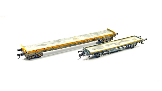 KIT BUILT/LIMA 00 GAUGE - PAIR OF CIVIL ENGINEERS DUTCH GREY/YELLOW FLAT WAGONS